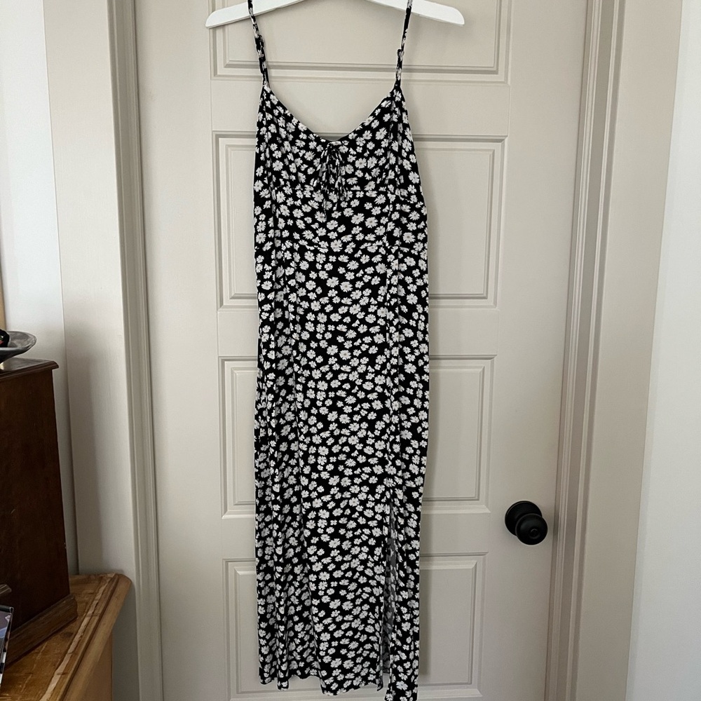 Women’s Aeropostale Floral Black and White Dress